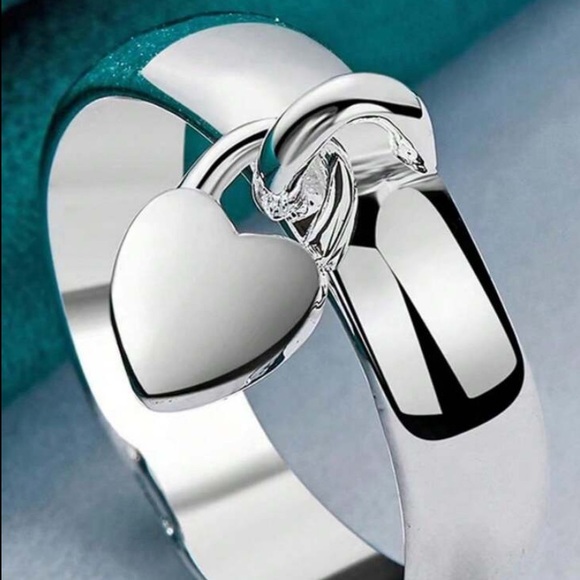 925 Silver Heart Charm Ring - Picture 3 of 8